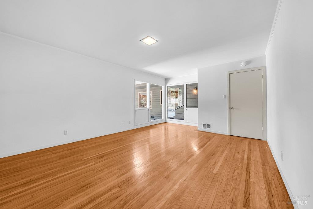 San Rafael, California 94901, United States, 3 Bedrooms Bedrooms, ,4 BathroomsBathrooms,Residential,Pending,203548