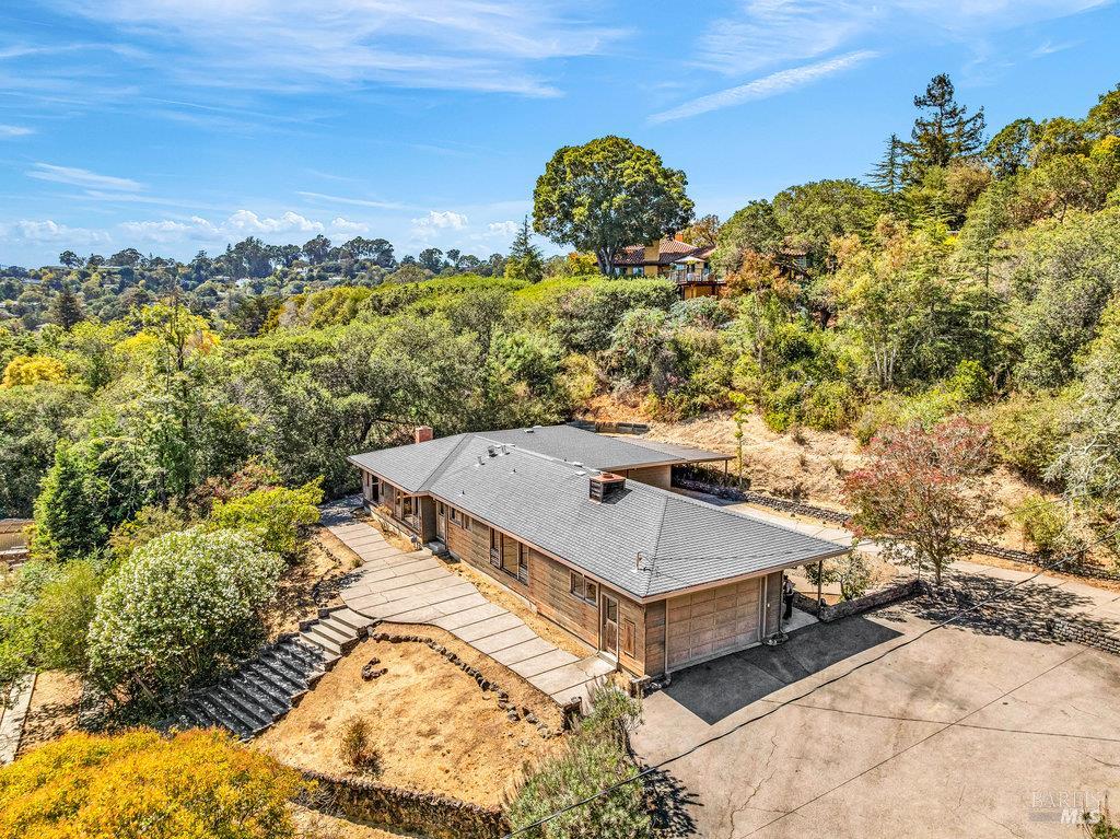 San Rafael, California 94901, United States, 3 Bedrooms Bedrooms, ,4 BathroomsBathrooms,Residential,Pending,203548