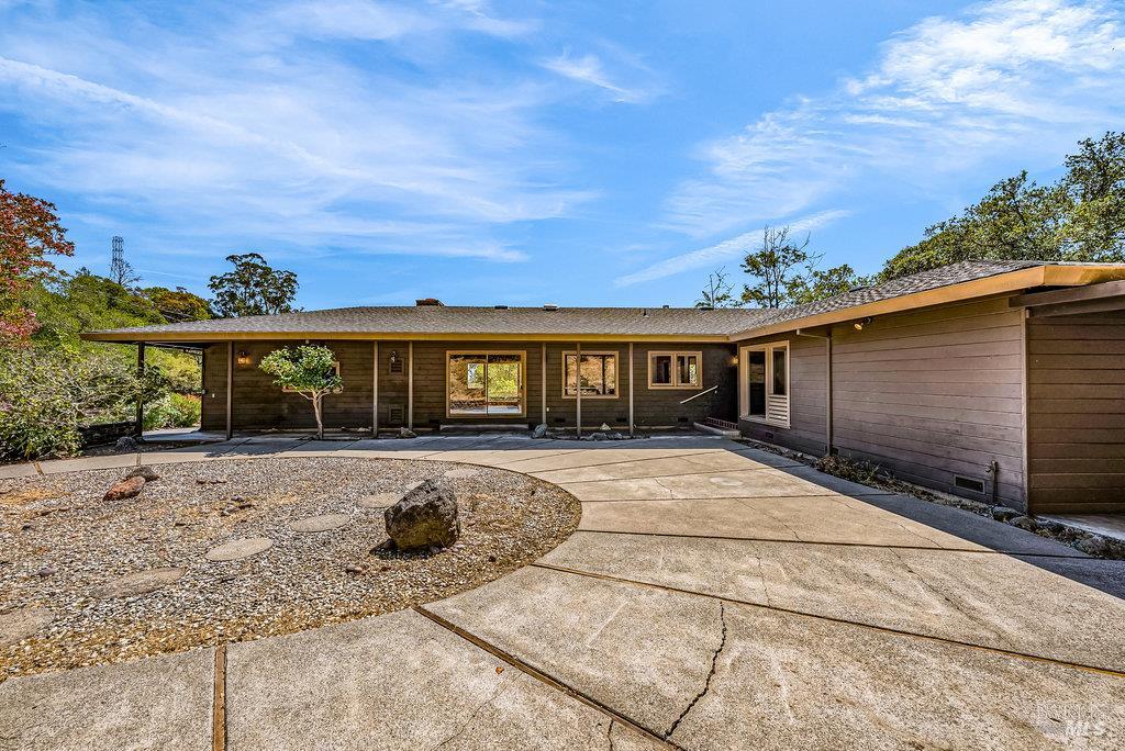 San Rafael, California 94901, United States, 3 Bedrooms Bedrooms, ,4 BathroomsBathrooms,Residential,Pending,203548