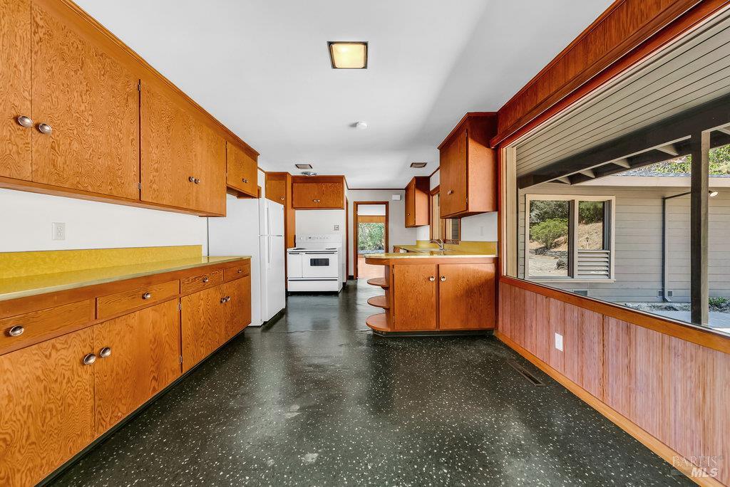 San Rafael, California 94901, United States, 3 Bedrooms Bedrooms, ,4 BathroomsBathrooms,Residential,Pending,203548