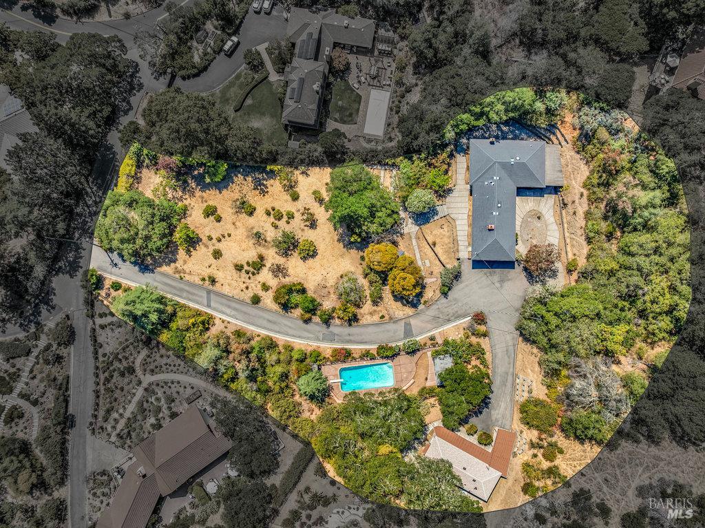 San Rafael, California 94901, United States, 3 Bedrooms Bedrooms, ,4 BathroomsBathrooms,Residential,Pending,203548