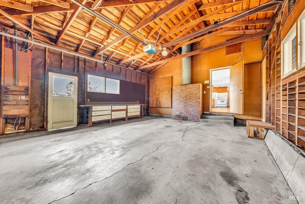 San Rafael, California 94901, United States, 3 Bedrooms Bedrooms, ,4 BathroomsBathrooms,Residential,Pending,203548