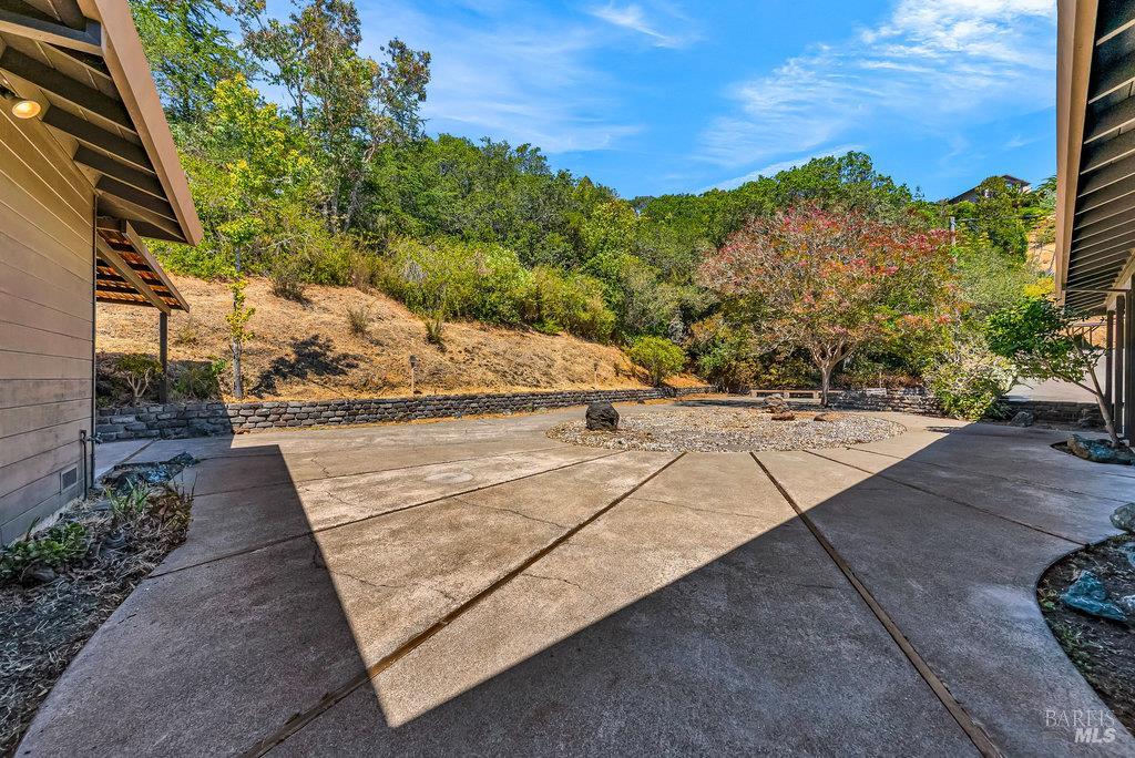 San Rafael, California 94901, United States, 3 Bedrooms Bedrooms, ,4 BathroomsBathrooms,Residential,Pending,203548