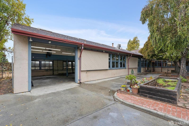 253 S 25th Street