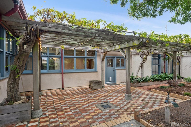 253 S 25th Street