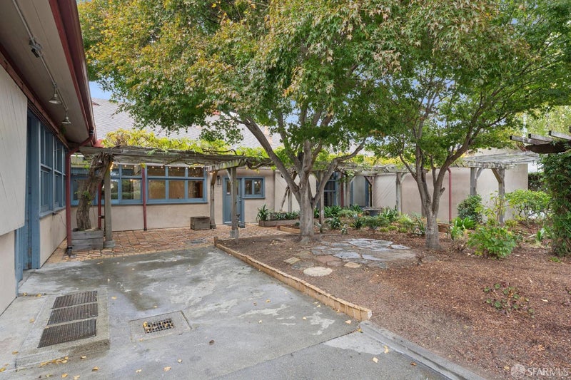253 S 25th Street