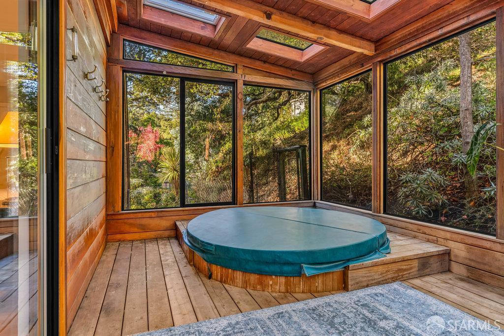 Oakland, California 94610, United States, 4 Bedrooms Bedrooms, ,3 BathroomsBathrooms,Residential,Active,247246