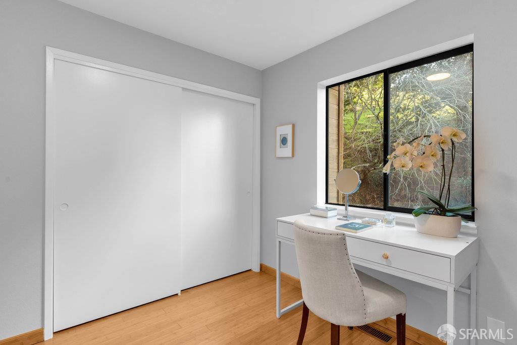 Oakland, California 94610, United States, 4 Bedrooms Bedrooms, ,3 BathroomsBathrooms,Residential,Active,247246