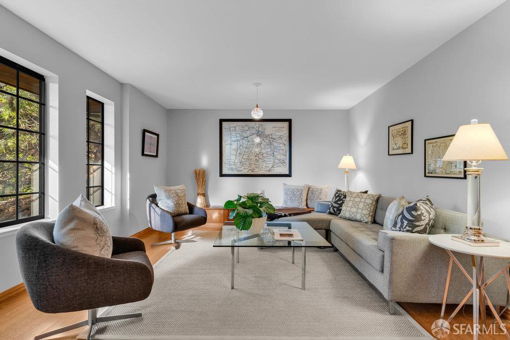 Oakland, California 94610, United States, 4 Bedrooms Bedrooms, ,3 BathroomsBathrooms,Residential,Active,247246