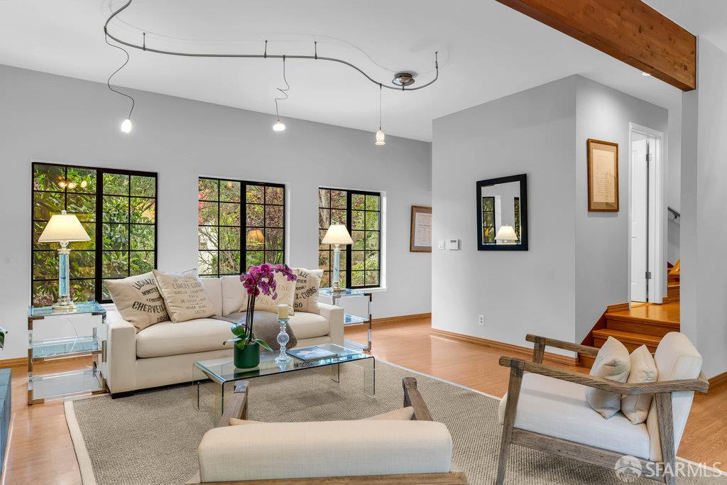 Oakland, California 94610, United States, 4 Bedrooms Bedrooms, ,3 BathroomsBathrooms,Residential,Active,247246