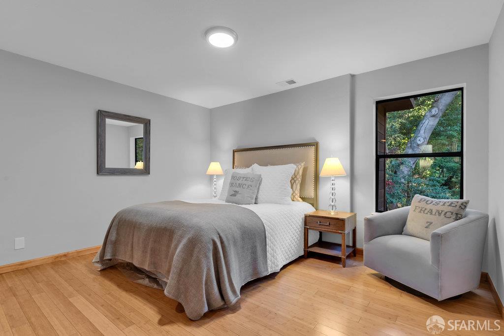 Oakland, California 94610, United States, 4 Bedrooms Bedrooms, ,3 BathroomsBathrooms,Residential,Active,247246