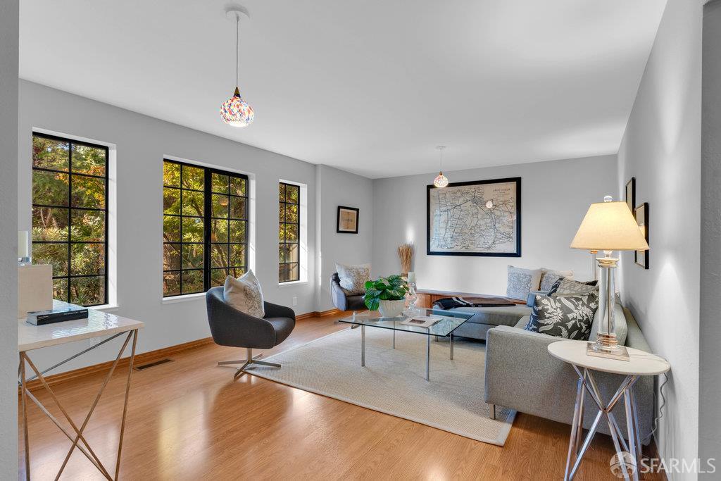 Oakland, California 94610, United States, 4 Bedrooms Bedrooms, ,3 BathroomsBathrooms,Residential,Active,247246