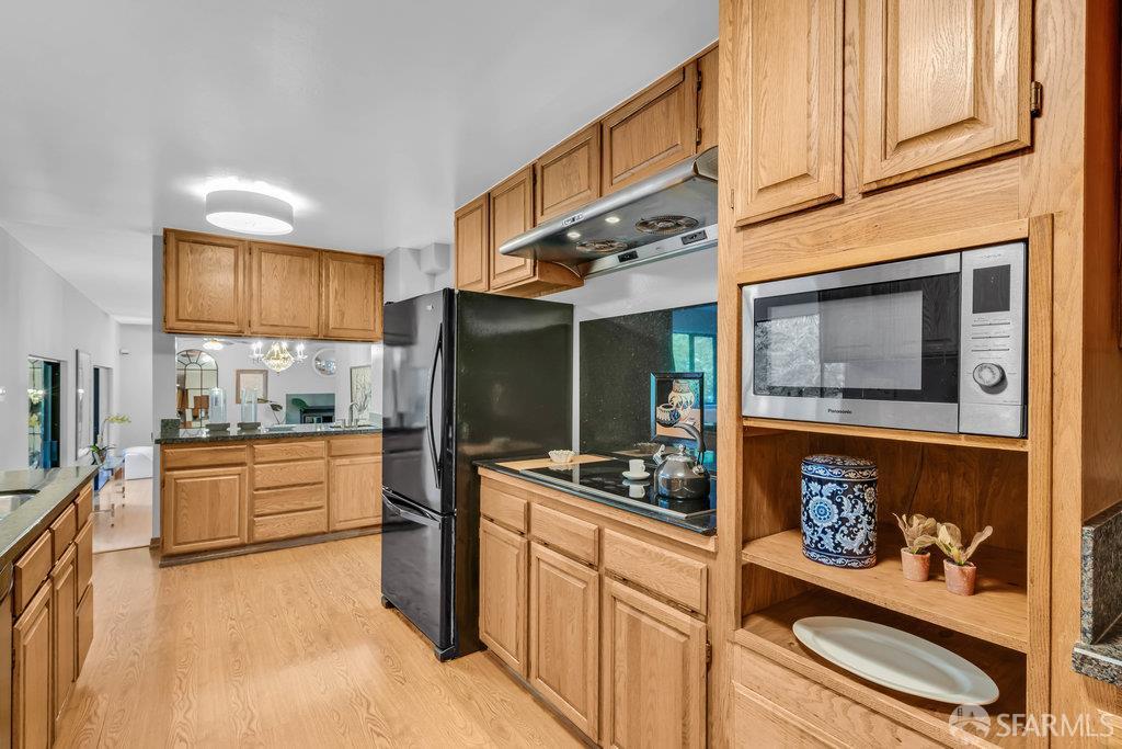 Oakland, California 94610, United States, 4 Bedrooms Bedrooms, ,3 BathroomsBathrooms,Residential,Active,247246