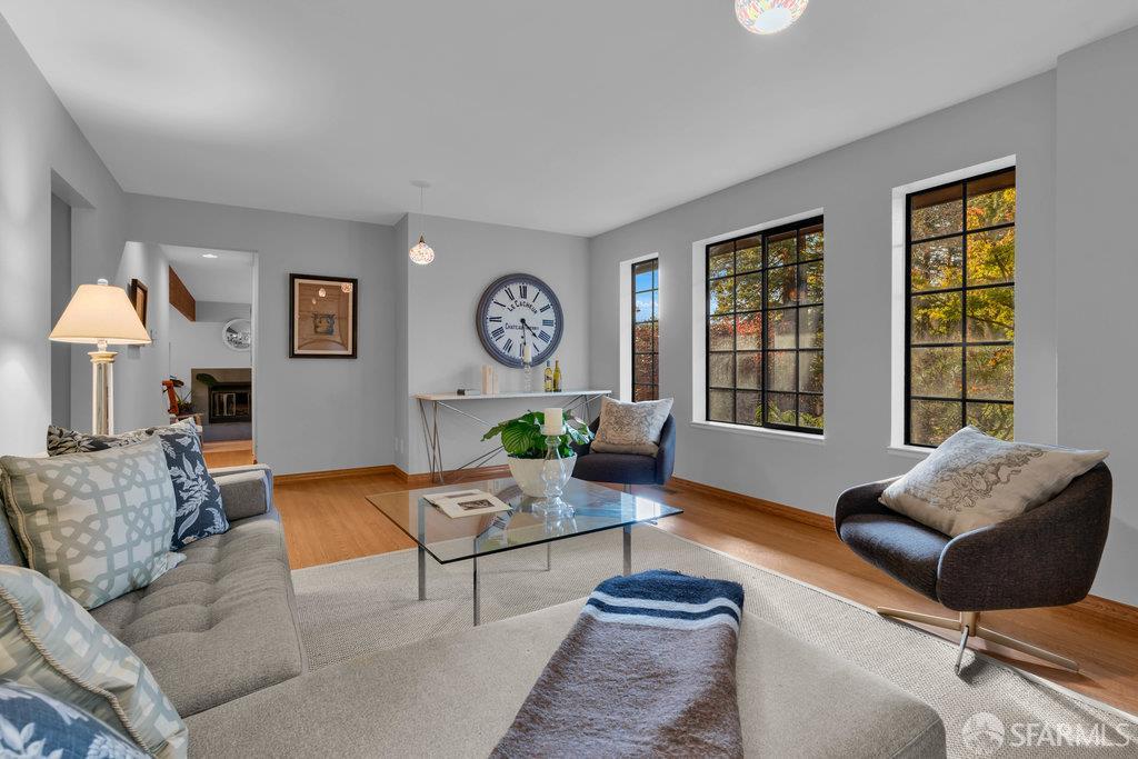 Oakland, California 94610, United States, 4 Bedrooms Bedrooms, ,3 BathroomsBathrooms,Residential,Active,247246