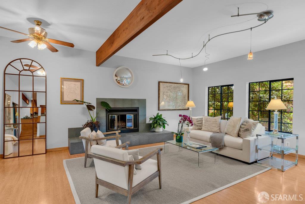 Oakland, California 94610, United States, 4 Bedrooms Bedrooms, ,3 BathroomsBathrooms,Residential,Active,247246