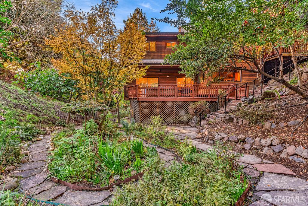 Oakland, California 94610, United States, 4 Bedrooms Bedrooms, ,3 BathroomsBathrooms,Residential,Active,247246