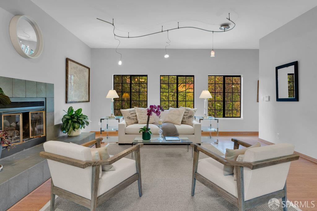 Oakland, California 94610, United States, 4 Bedrooms Bedrooms, ,3 BathroomsBathrooms,Residential,Active,247246