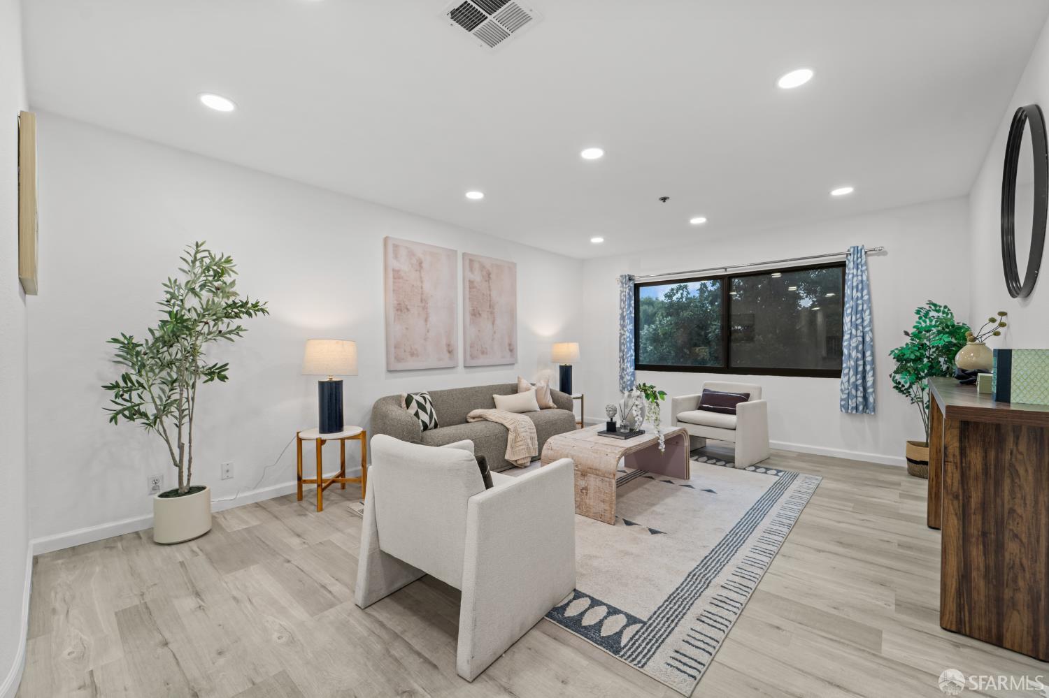 117 California Avenue D203