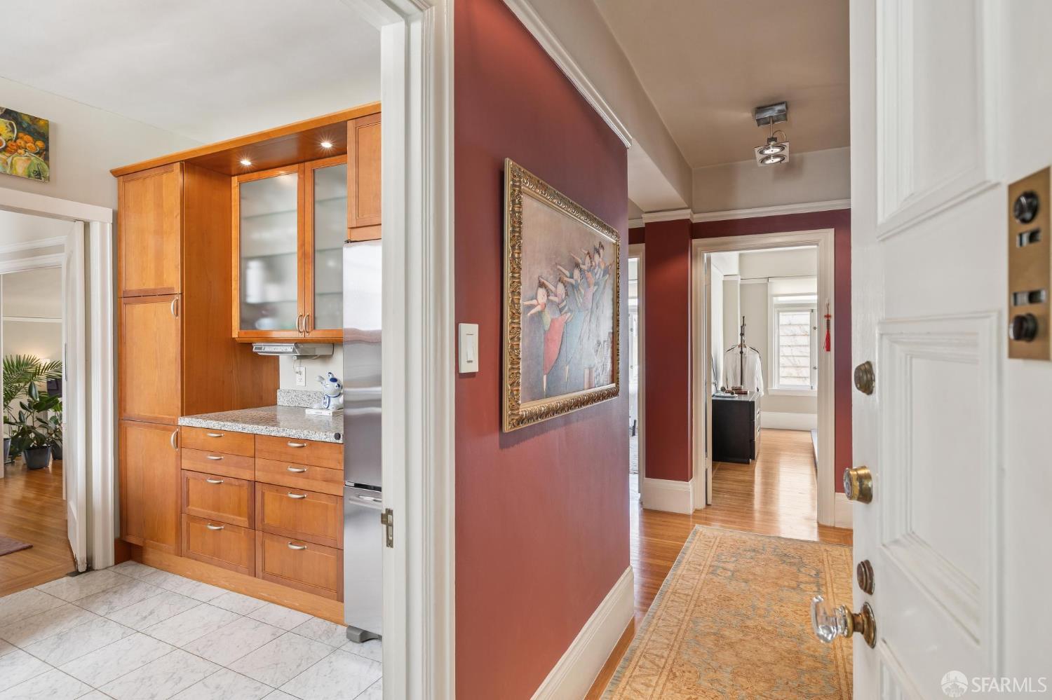 637 Powell Street 302