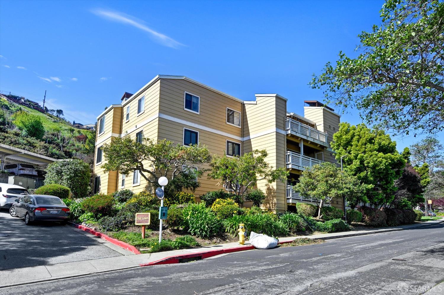 306 Oak Court