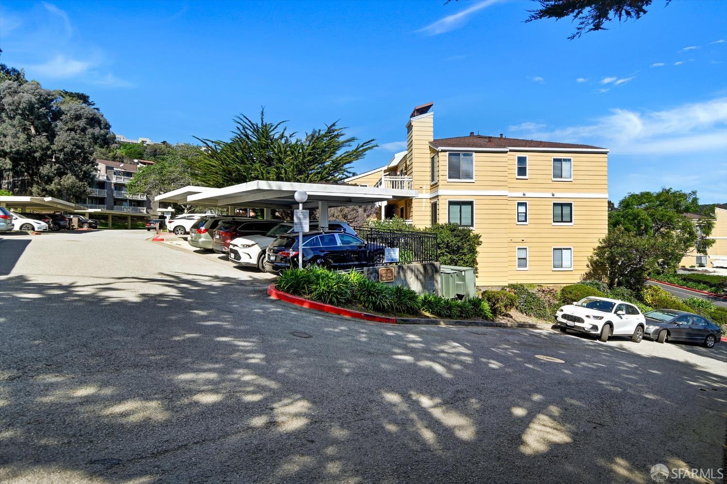 306 Oak Court