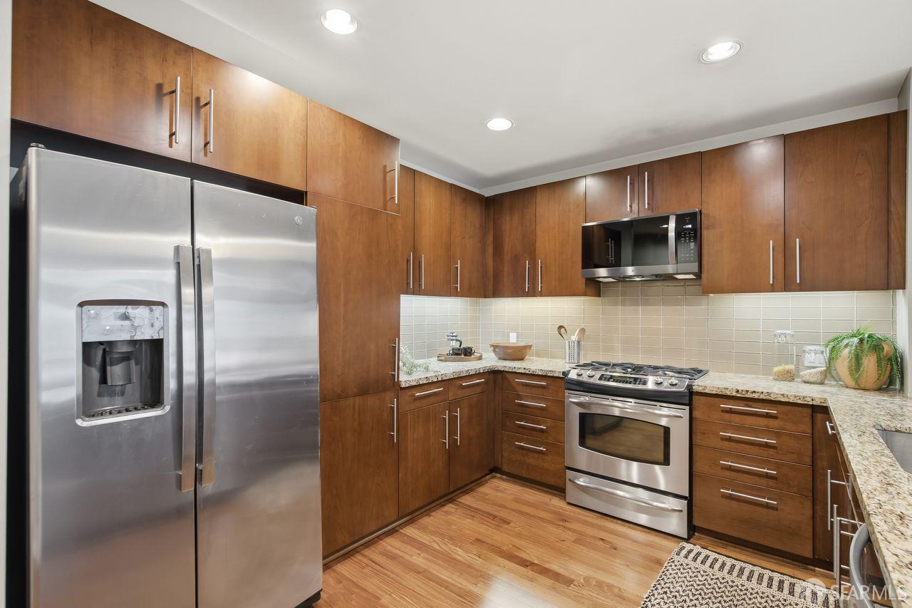 325 Berry Street 306