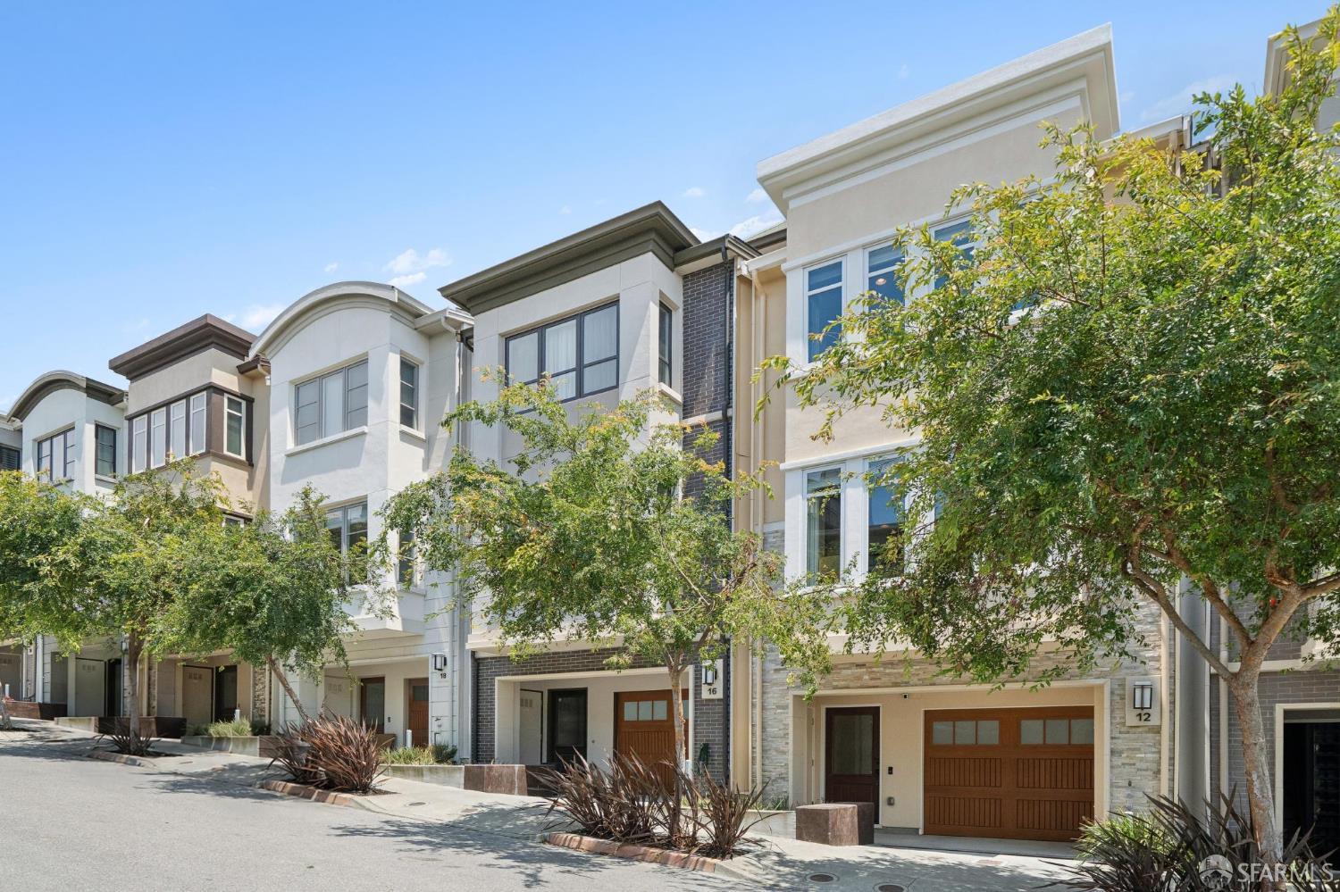 12 Summit Way