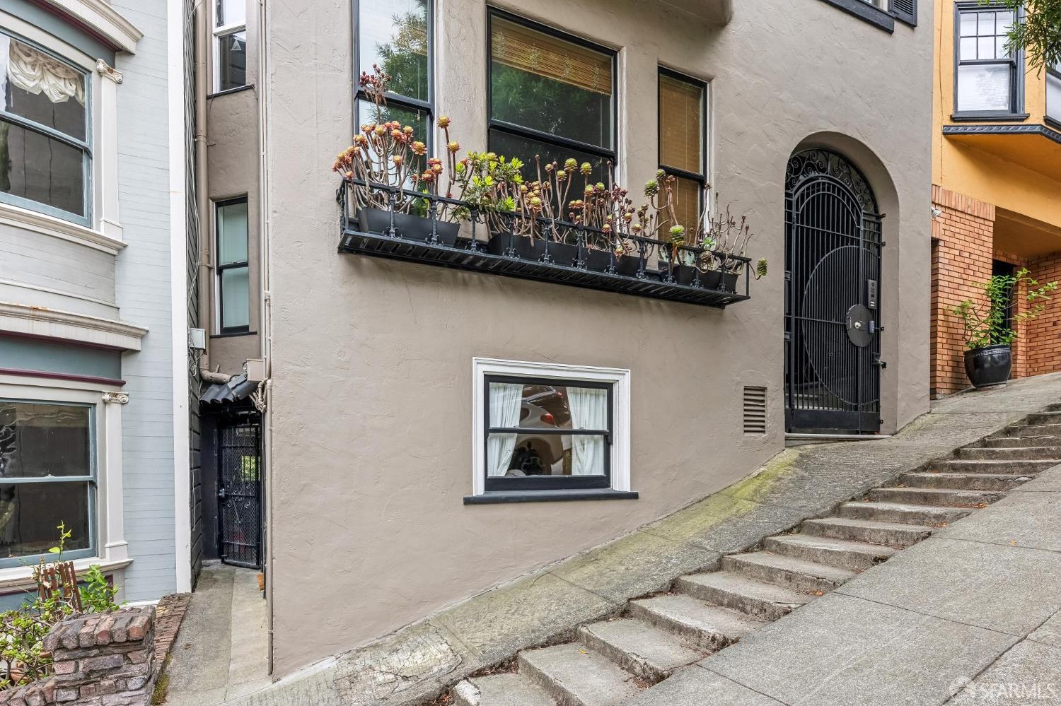 19 Alpine Terrace A