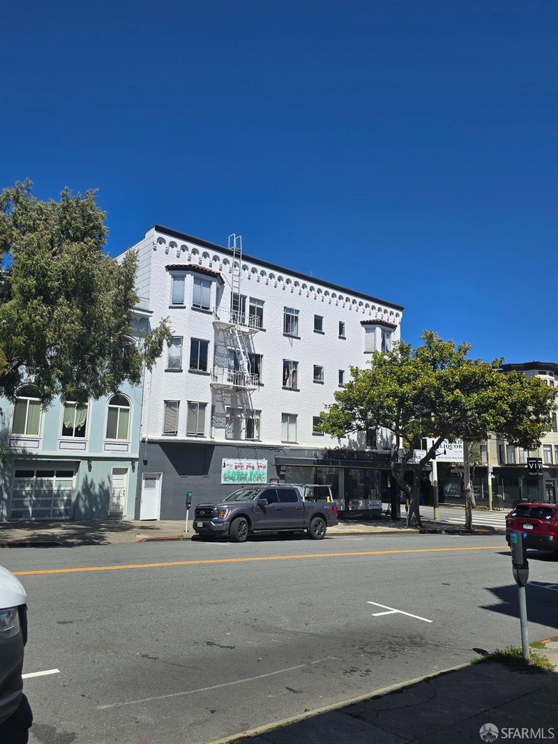 2401 Chestnut Street