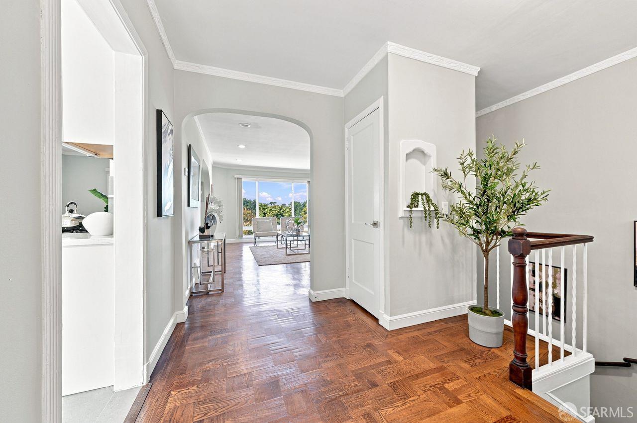 10 15th Avenue