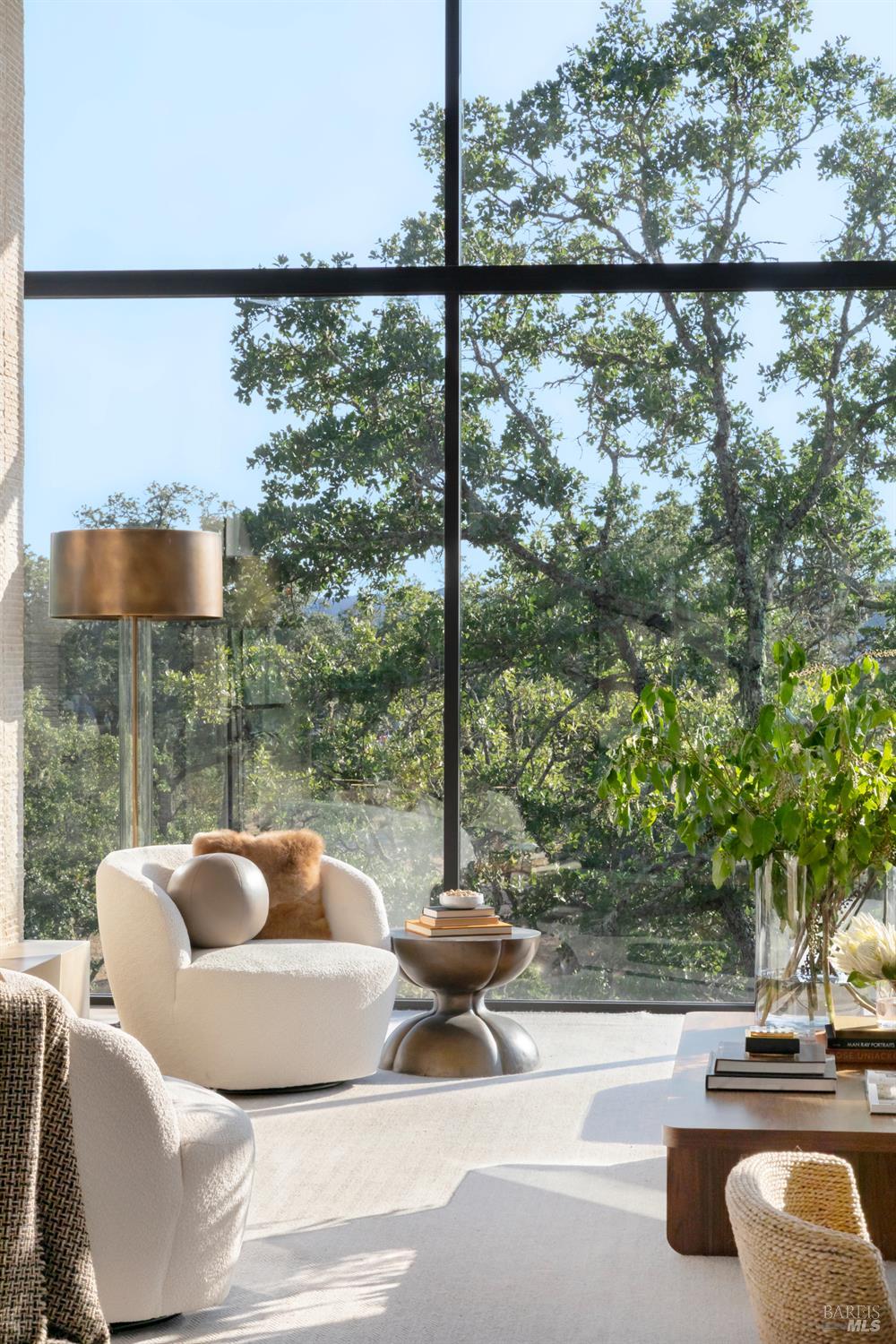 165 SW Sycamore Court