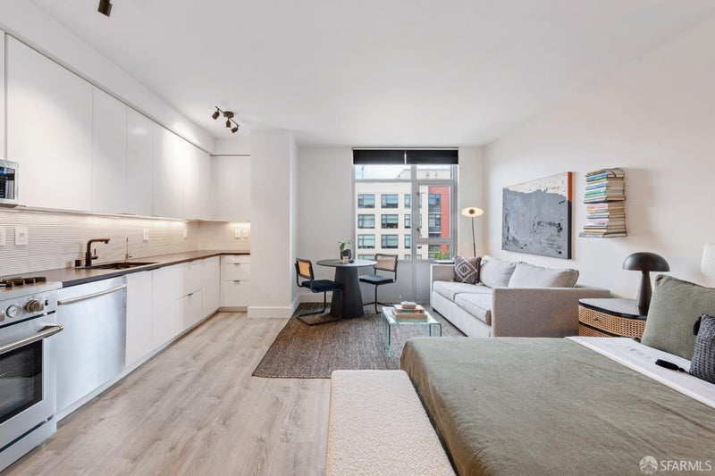 170 King Street 1004