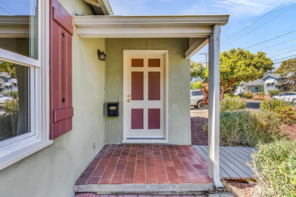 El Cerrito, California 94530, United States, 3 Bedrooms Bedrooms, ,1 BathroomBathrooms,Residential,Pending,188147
