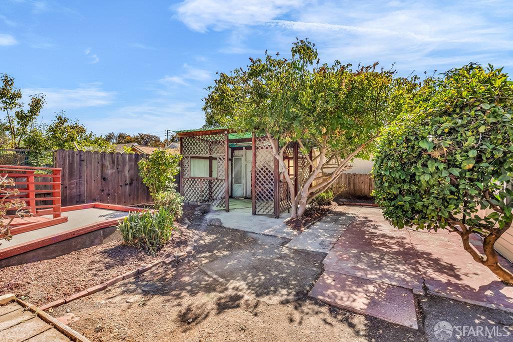 El Cerrito, California 94530, United States, 3 Bedrooms Bedrooms, ,1 BathroomBathrooms,Residential,Pending,188147