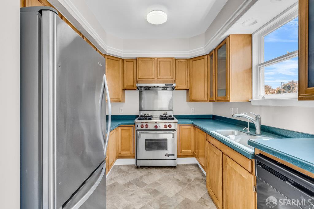 El Cerrito, California 94530, United States, 3 Bedrooms Bedrooms, ,1 BathroomBathrooms,Residential,Pending,188147