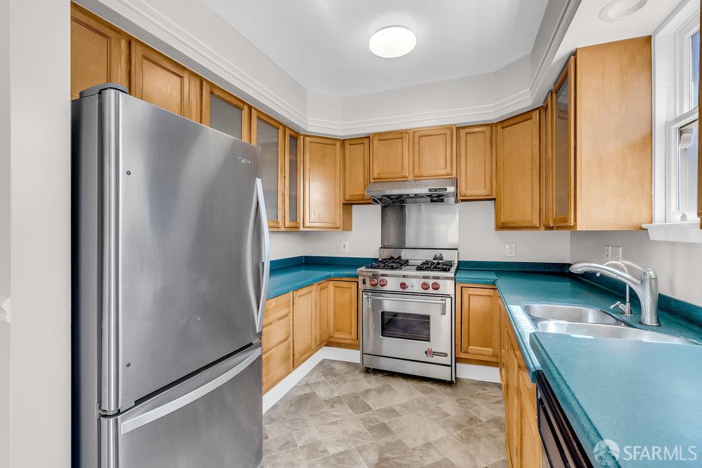 El Cerrito, California 94530, United States, 3 Bedrooms Bedrooms, ,1 BathroomBathrooms,Residential,Pending,188147