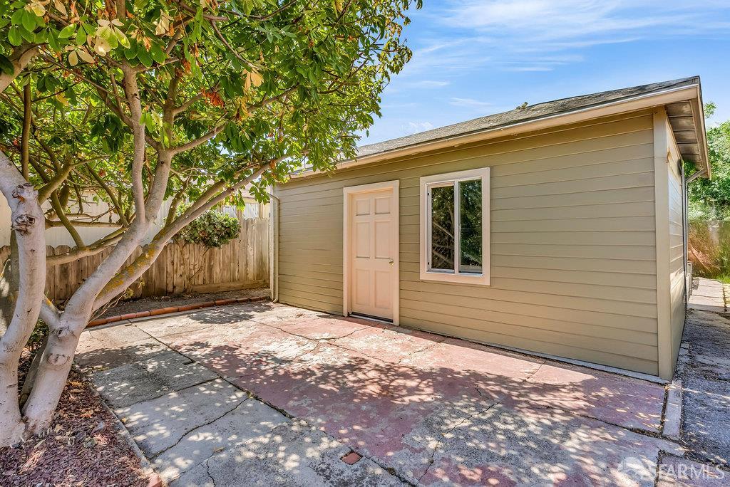 El Cerrito, California 94530, United States, 3 Bedrooms Bedrooms, ,1 BathroomBathrooms,Residential,Pending,188147