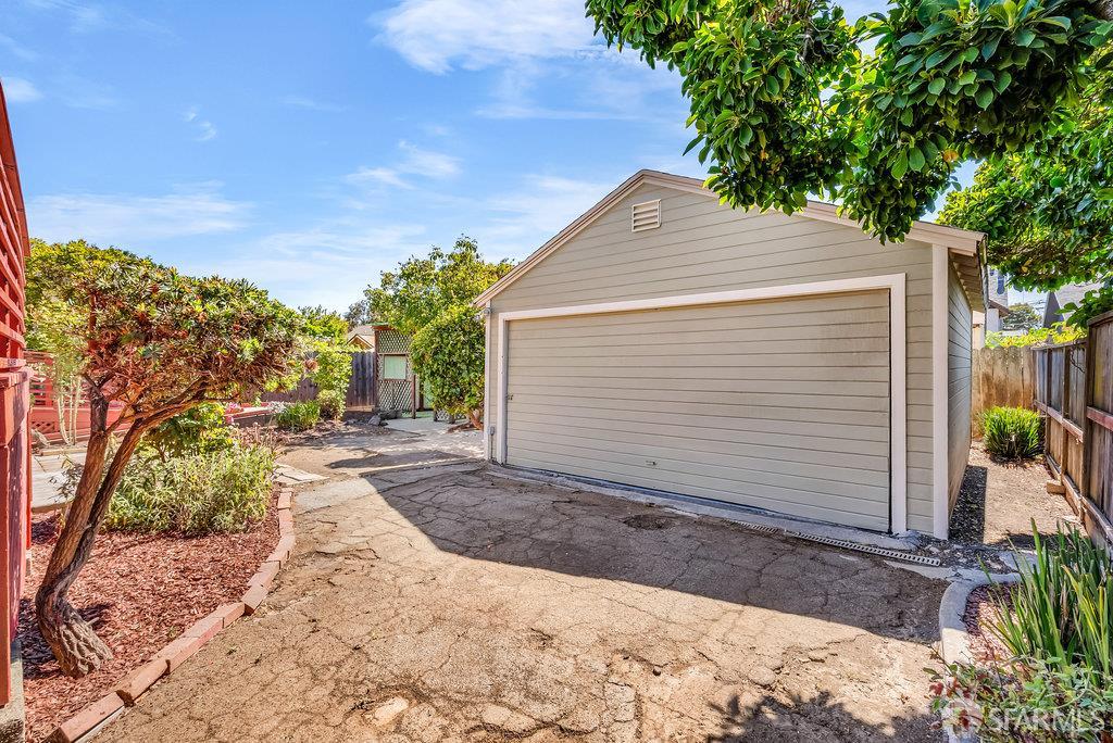 El Cerrito, California 94530, United States, 3 Bedrooms Bedrooms, ,1 BathroomBathrooms,Residential,Pending,188147