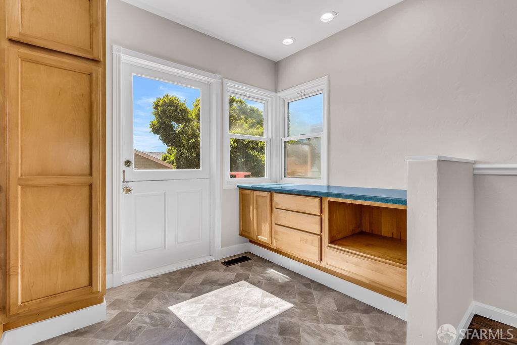 El Cerrito, California 94530, United States, 3 Bedrooms Bedrooms, ,1 BathroomBathrooms,Residential,Pending,188147