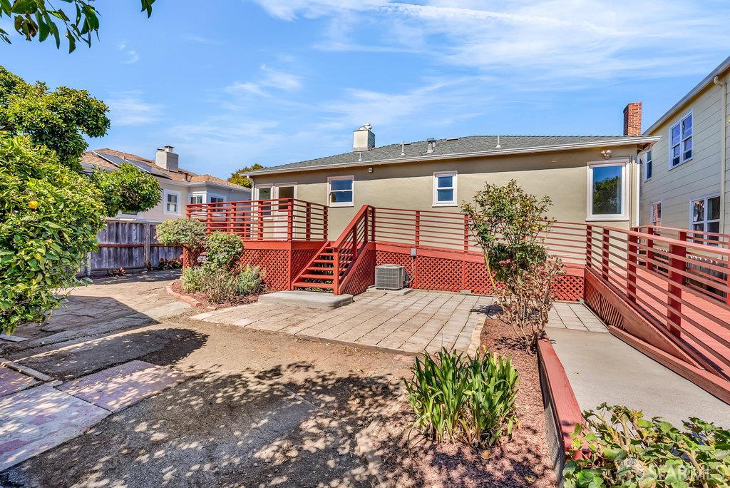 El Cerrito, California 94530, United States, 3 Bedrooms Bedrooms, ,1 BathroomBathrooms,Residential,Pending,188147