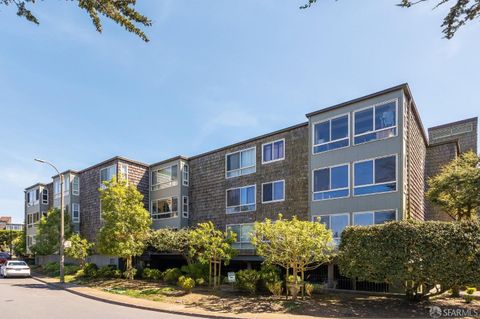 135 Red Rock Way Unit 105L, San Francisco, CA 94131 - #: 424017596