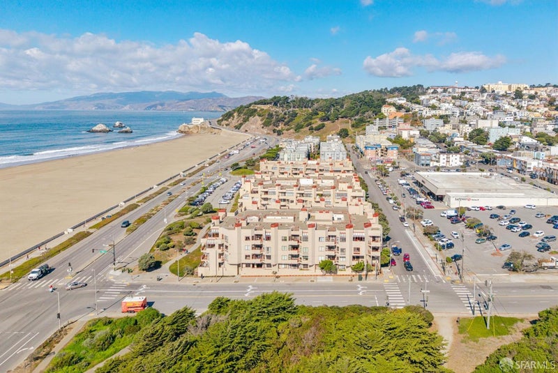875 La Playa Street 381