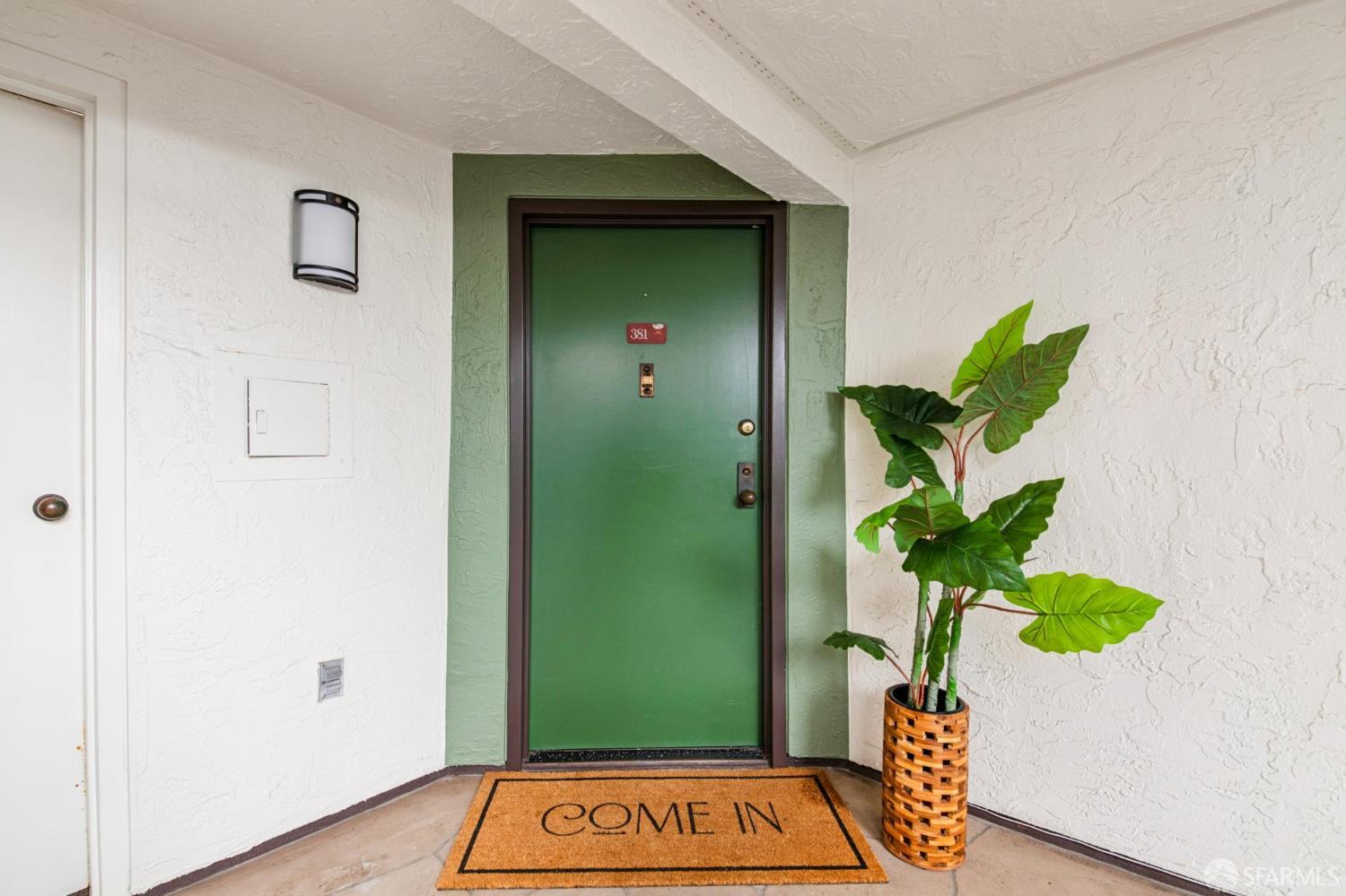 875 La Playa Street 381