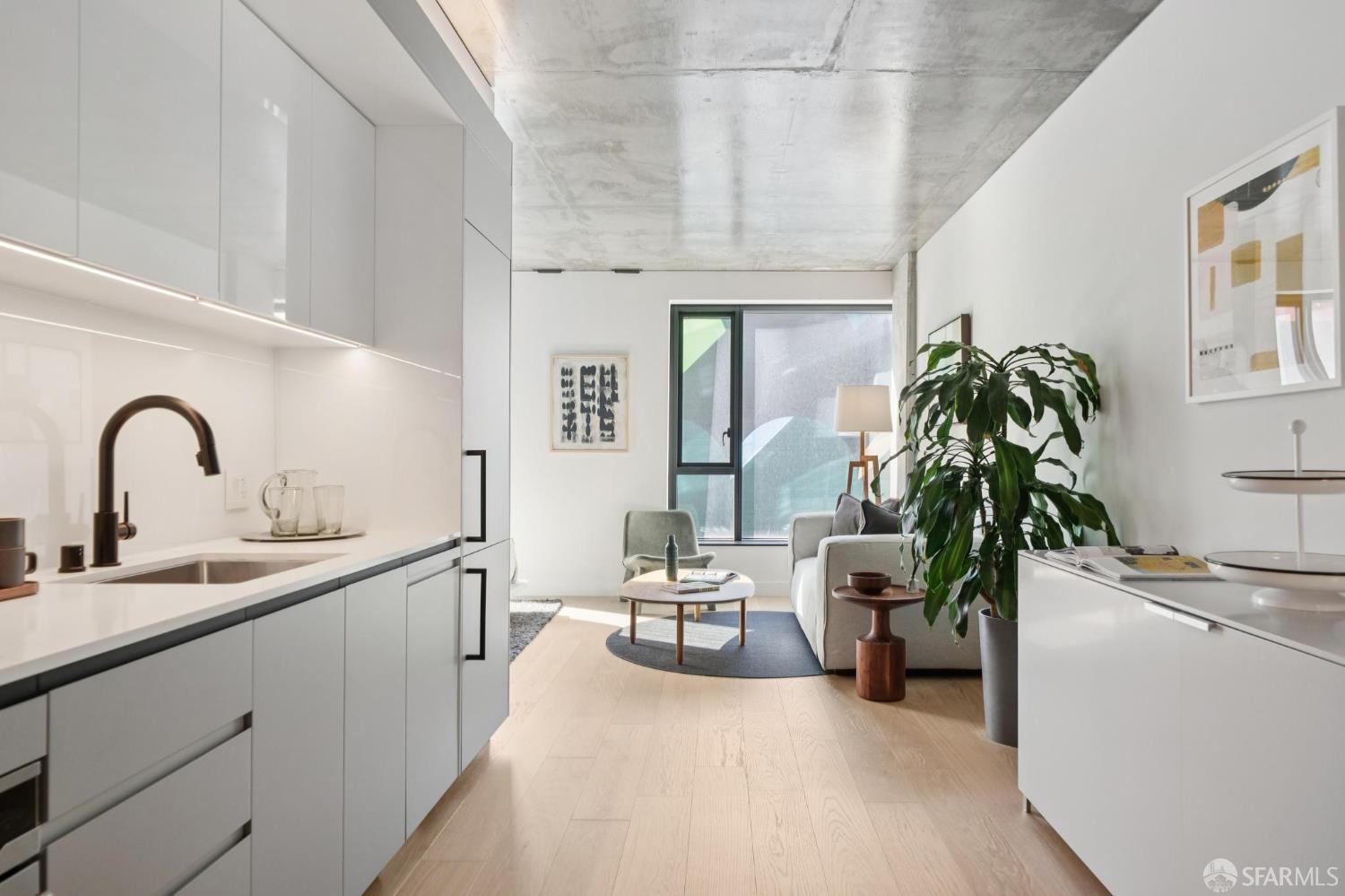 960 Market Street 521