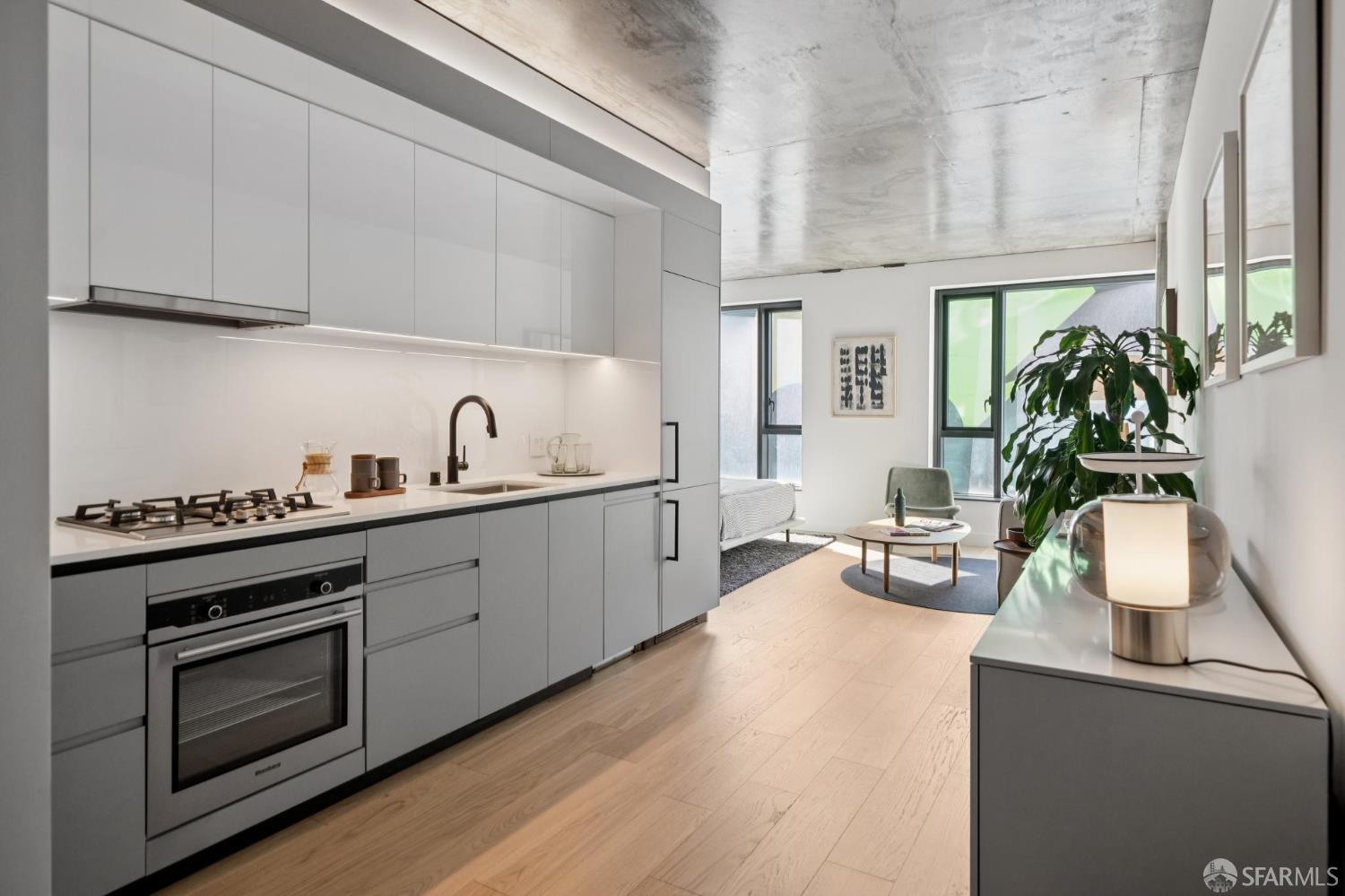 960 Market Street 521