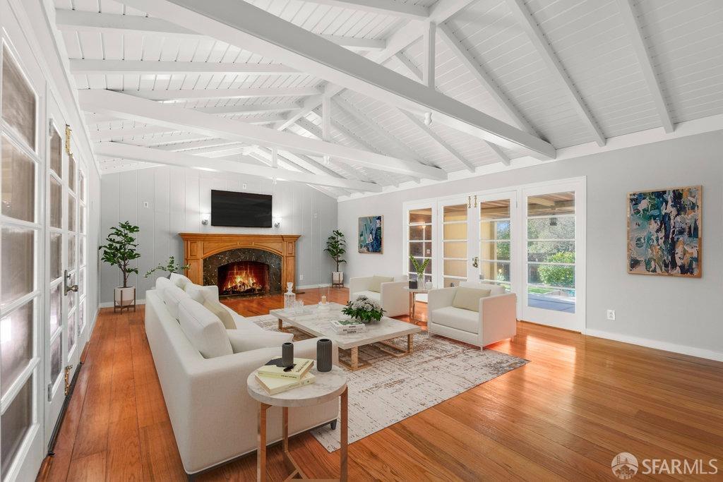 Orinda, California 94563, United States, 6 Bedrooms Bedrooms, ,4 BathroomsBathrooms,Residential,Active,93508