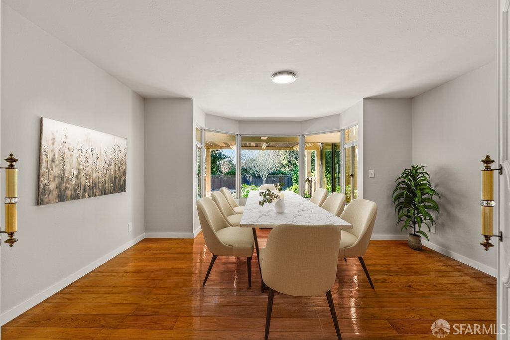 Orinda, California 94563, United States, 6 Bedrooms Bedrooms, ,4 BathroomsBathrooms,Residential,Active,93508