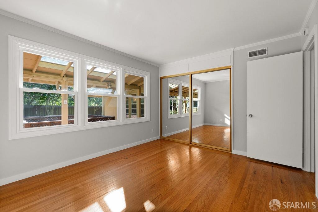 Orinda, California 94563, United States, 6 Bedrooms Bedrooms, ,4 BathroomsBathrooms,Residential,Active,93508