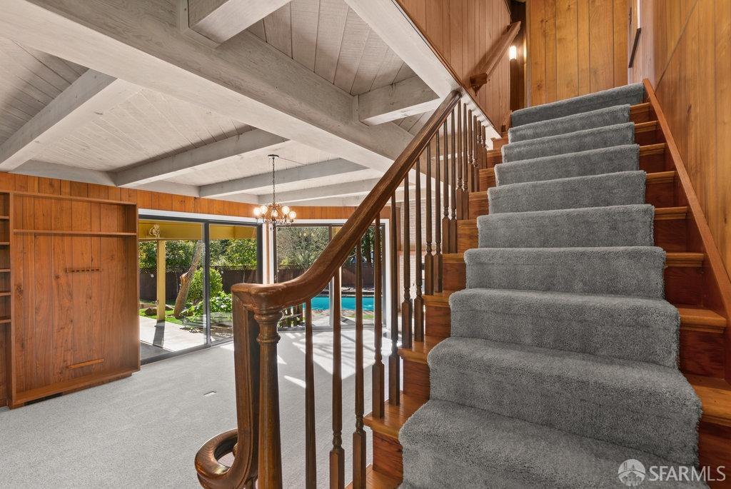 Orinda, California 94563, United States, 6 Bedrooms Bedrooms, ,4 BathroomsBathrooms,Residential,Active,93508