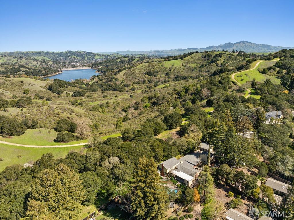 Orinda, California 94563, United States, 6 Bedrooms Bedrooms, ,4 BathroomsBathrooms,Residential,Active,93508